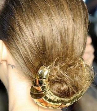 個性髮飾爬上頭 優雅氣質擋不住-美髮館