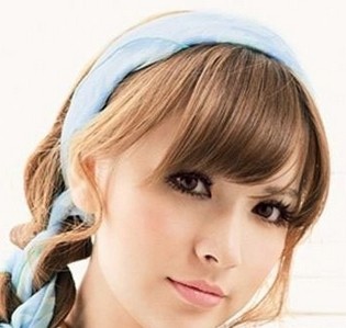 髮型與髮飾巧妙搭出甜美公主風-美髮館