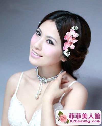 浪漫髮髻展現清純典雅新娘-美髮館