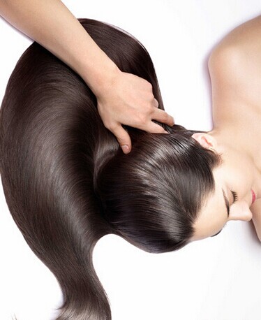 油性髮質擺脫扁塌造型-美髮館