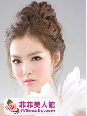 小個新娘盤髮 hold住氣場-美髮館