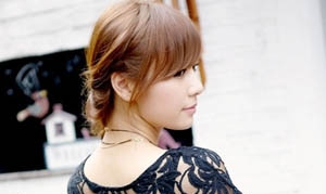 方臉女生適合的花苞頭盤髮-美髮館