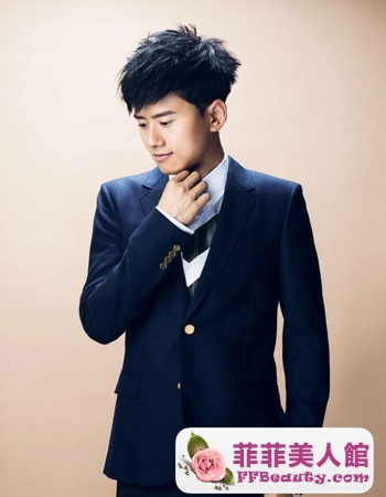 明星張杰斜瀏海髮型更顯帥氣感-美髮館