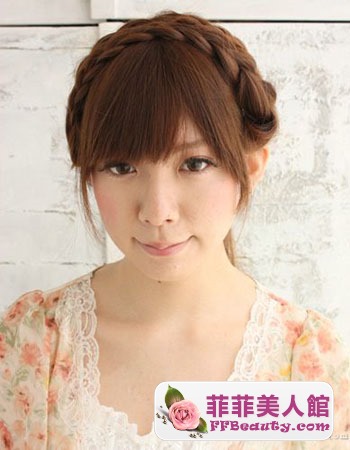 長直髮扎髮 巧用三股辮編出甜美范-美髮館