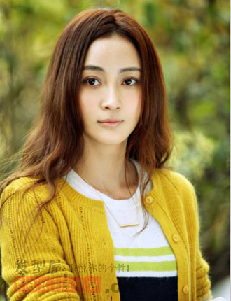 姚笛微卷長髮柔美可愛-美髮館