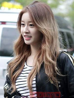 圓臉女生甜美中分魔力瘦臉-美髮館