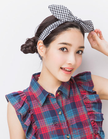 可愛甜美簡單韓式長直髮扎髮教程-美髮館